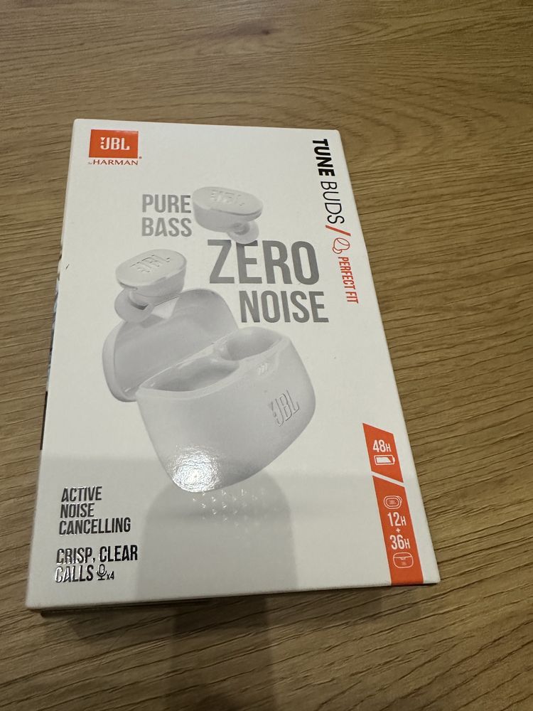 Sprzedam nowe oryginalne Słuchawki dokanałowe JBL Tune Buds Biały