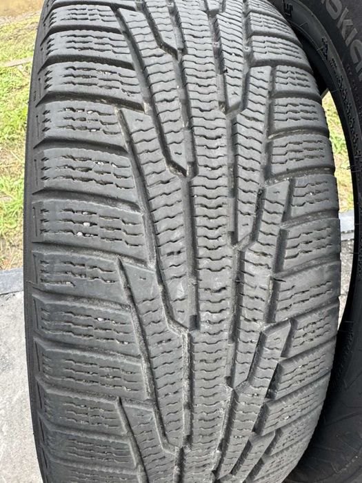 Зимові шини Nokian 205/55 R16