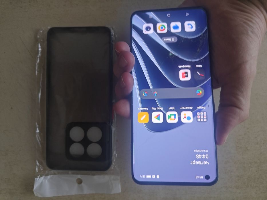 Sprzedam smartfon Oneplus 10 pro. 8/128. Czytaj opis. Stan db.