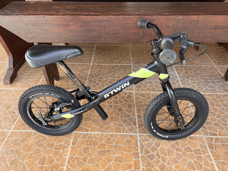 Bicicleta Criança sem Pedais BTWIN Runride 900 Usada
