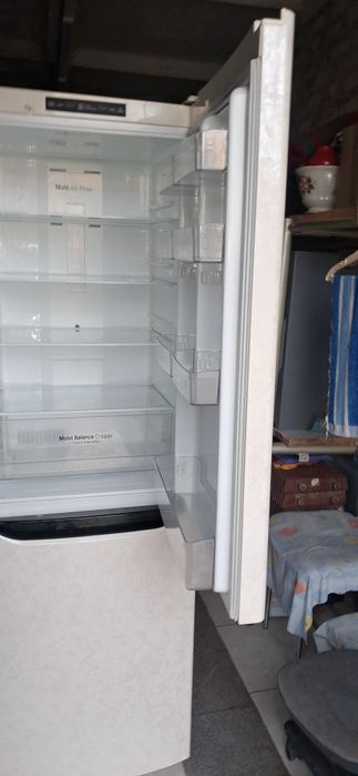 Холодильник LG, 2020 no frost, срочно