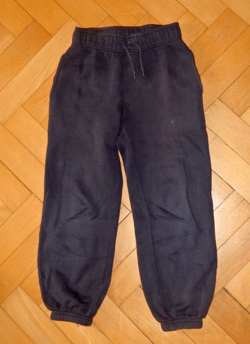 Spodnie dresowe rozm. 140 cm