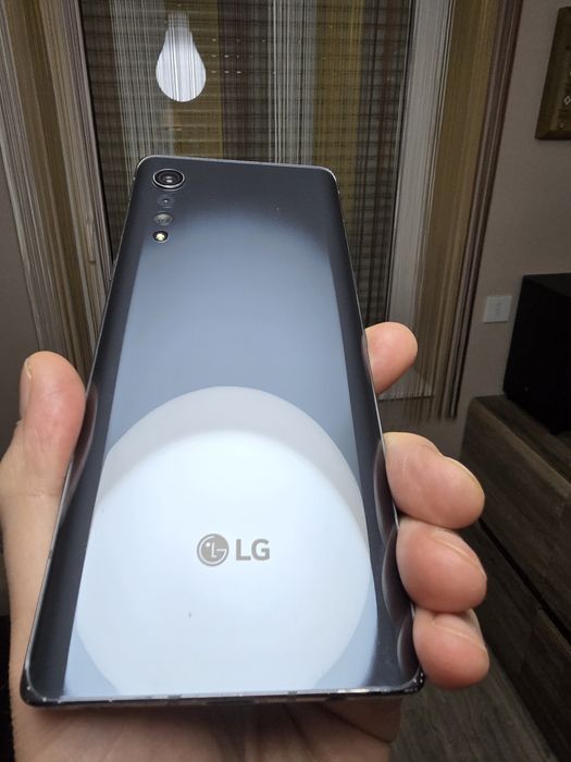LG Velvel smartfon 5G LM-G90EM 6/128 +akcesoria. Stan dobry +