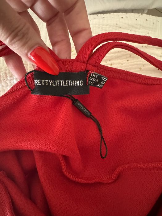 Piękna sexy czerwona sukienka 38