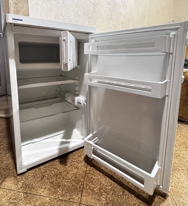 Холодильник/ офісний/ з морозильною камерою Liebherr T 1414