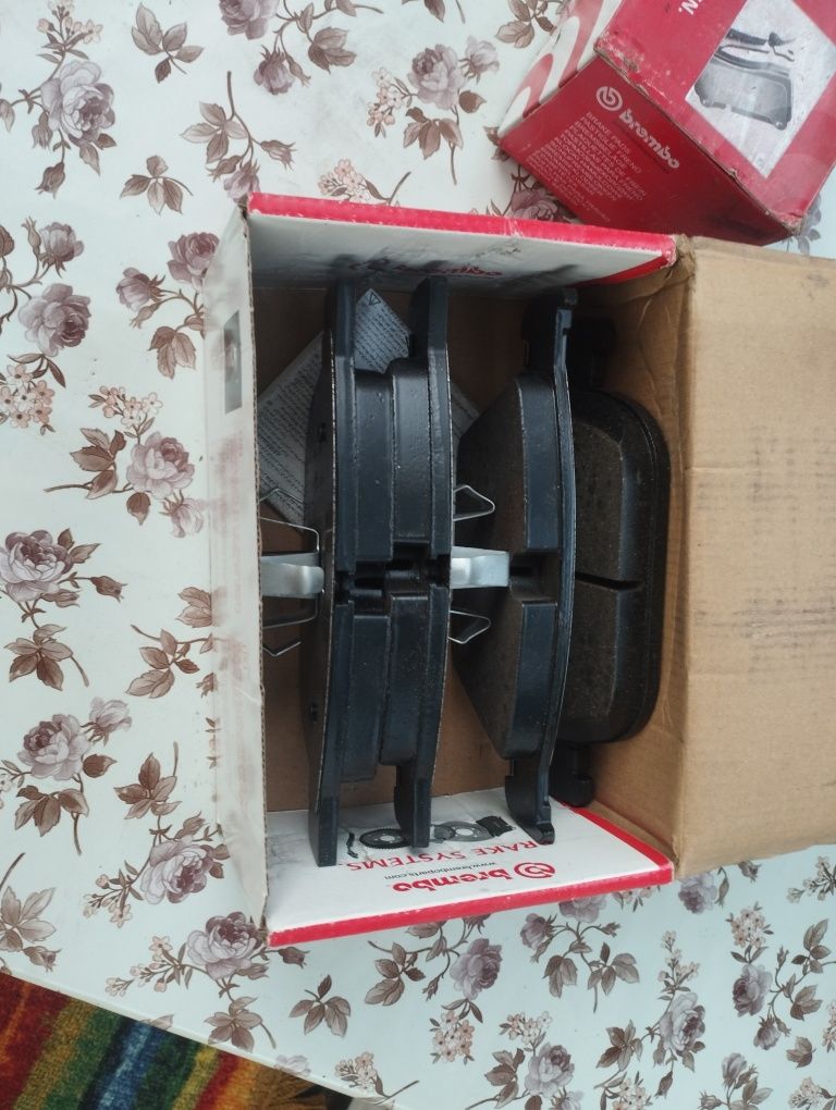Гальмівні колодоки Volvo xc90 Brembo P86029 P86027