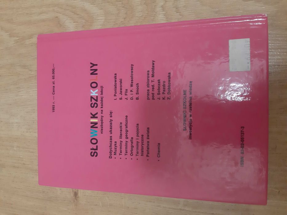 Słownik szkolny. Malarze, rzeźbiarze, architekci