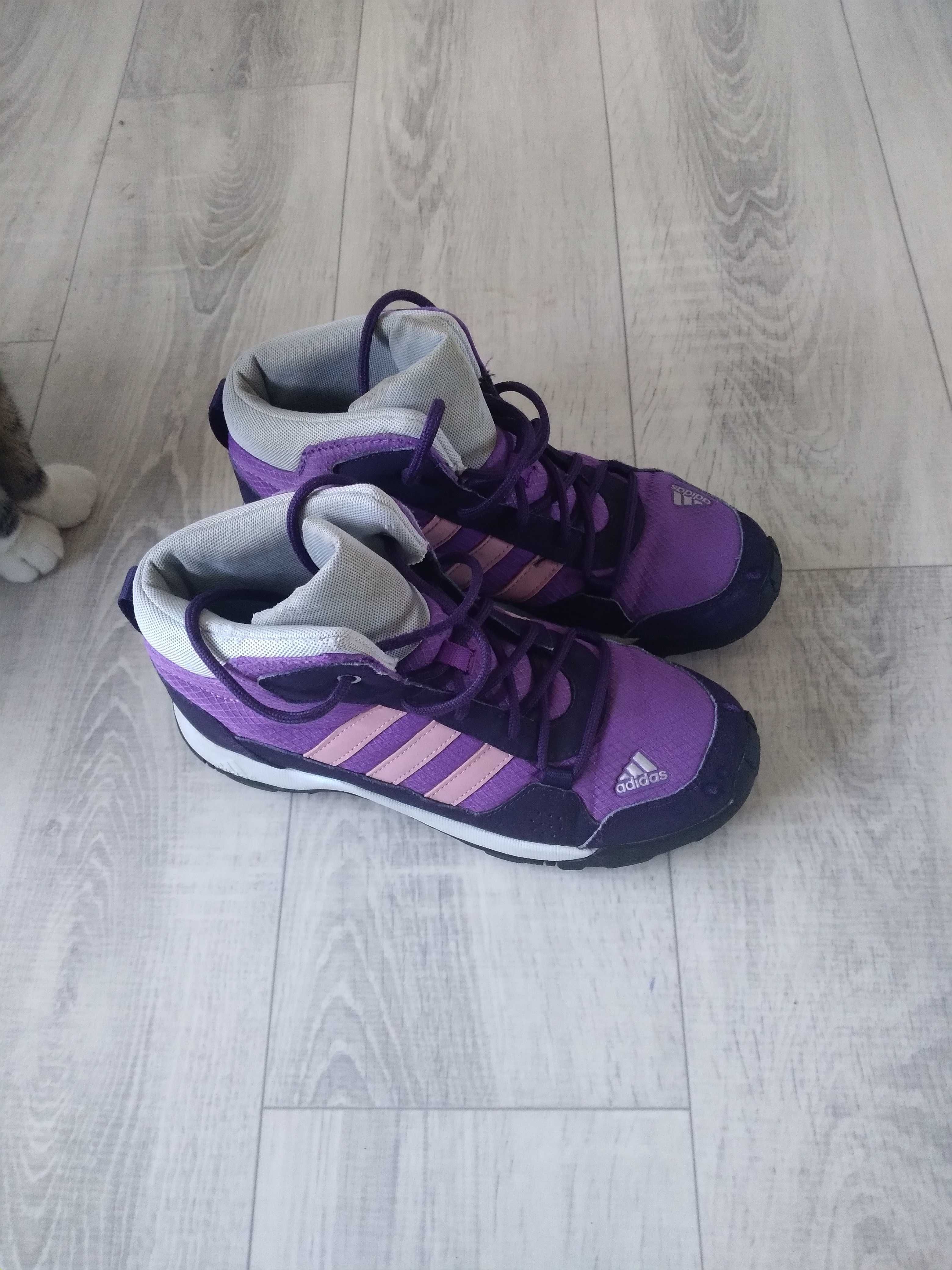 Adidas hiperhaker 36.2/3 +gratis