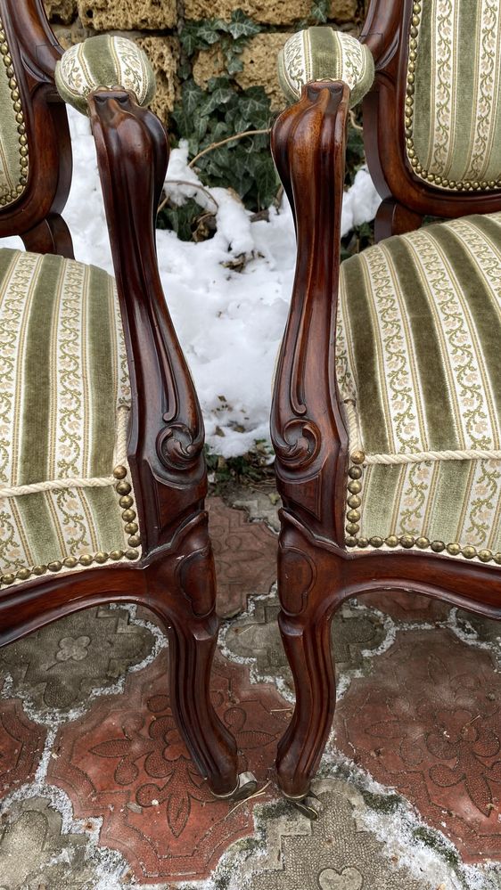 Кресла антикварные на колесиках, цена за кресло, Европа