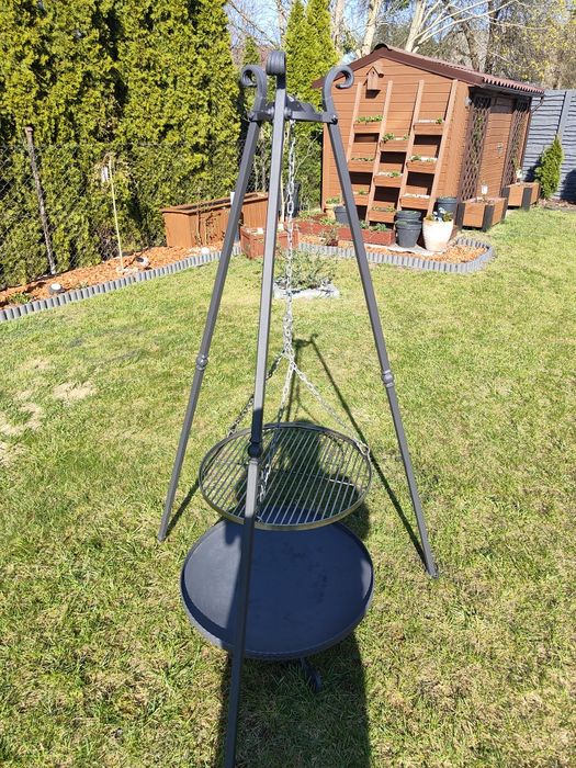 Grill ogrodowy kuty z rusztem z nierdzewki 65 cm