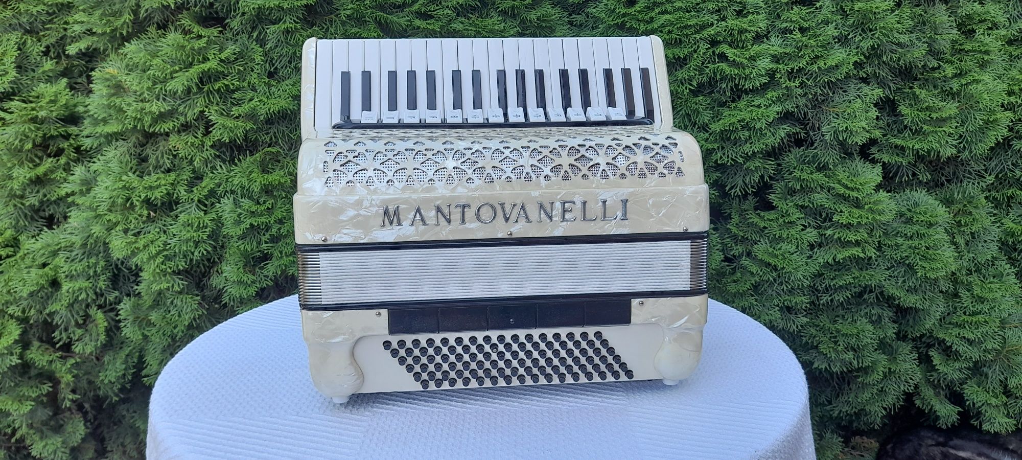 Akordeon Mantovanelli 96 basów 5 chórów