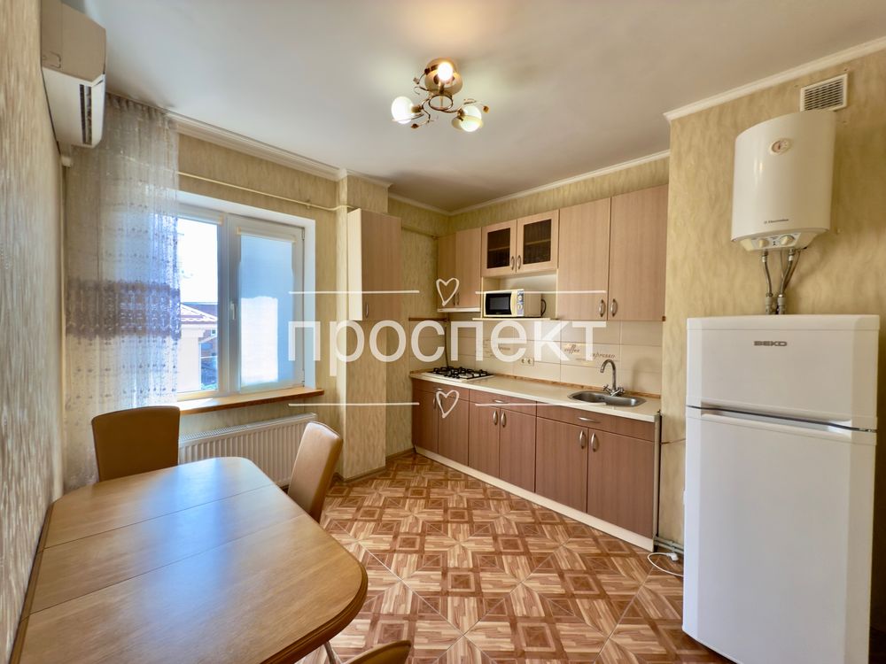 Продаж 1 кімн. квартири з ремонтом вул. Воскресенська ( Центр).