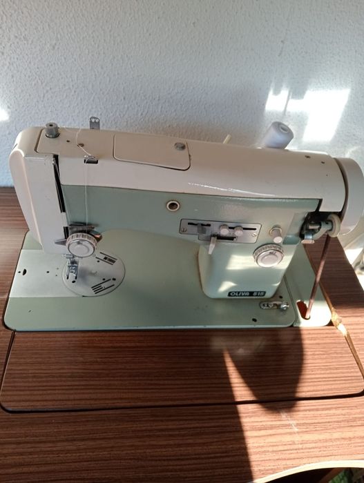 2 maquinas de costura antigas Oliva.