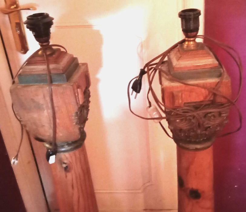 Colunas (2) antigas candeeiro balaústre trabalh dourados Dim 110 cm