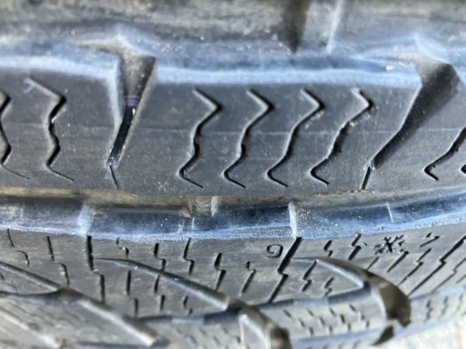 4 Koła zimowe do BMW X5 E70. Opony 255/55/R18 Nokian , rok 2018