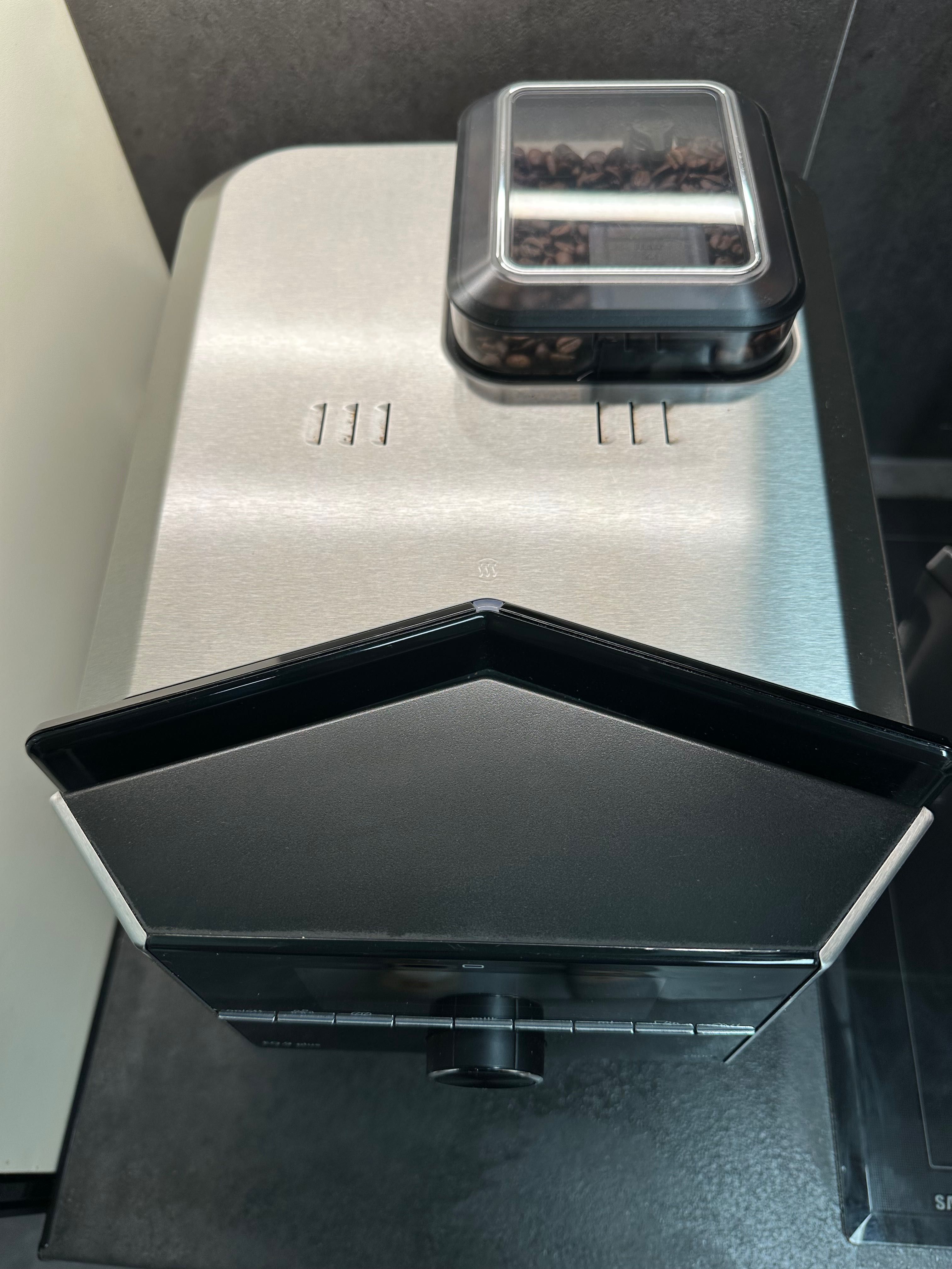 Ekspres ciśnieniowy SIEMENS EQ9 Plus s500 jak nowy spieniacz