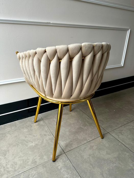 Beżowe krzesła nowoczesne glamour krzesło plecione welur fotel