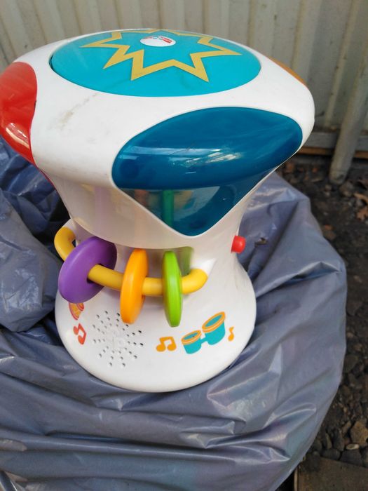 Bębenek myzyczny Fisher Price