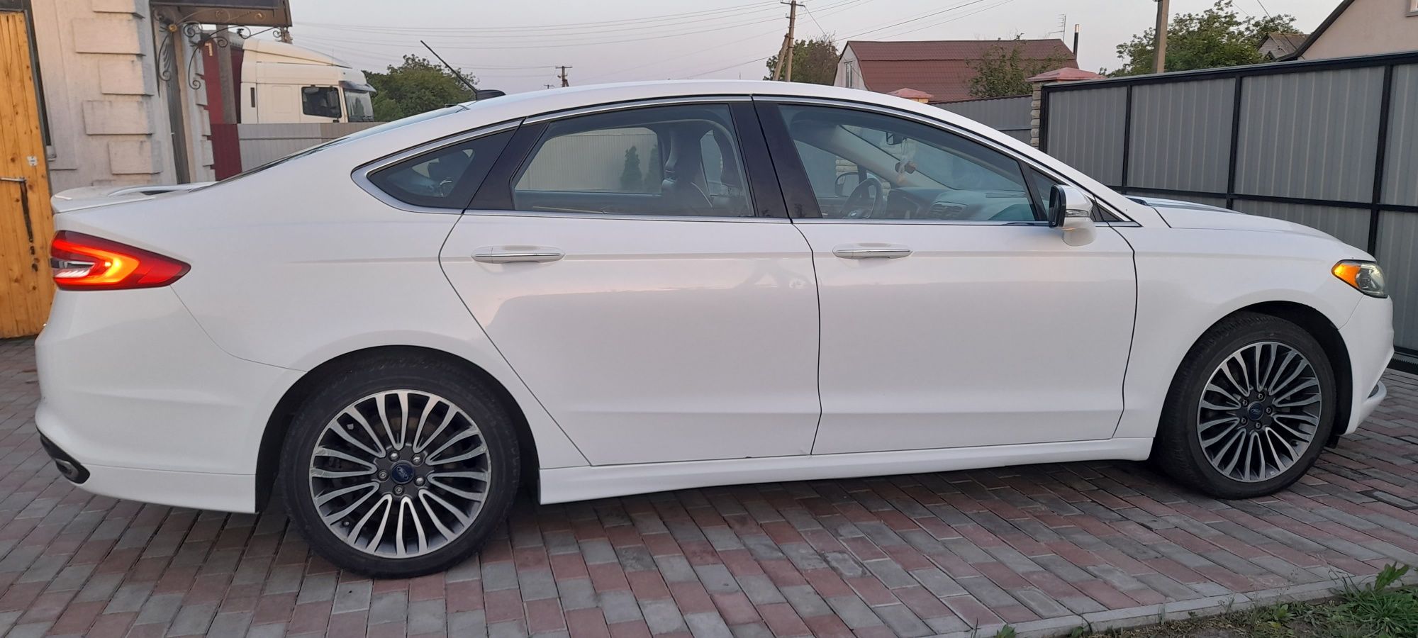 Ford Fusion 2016