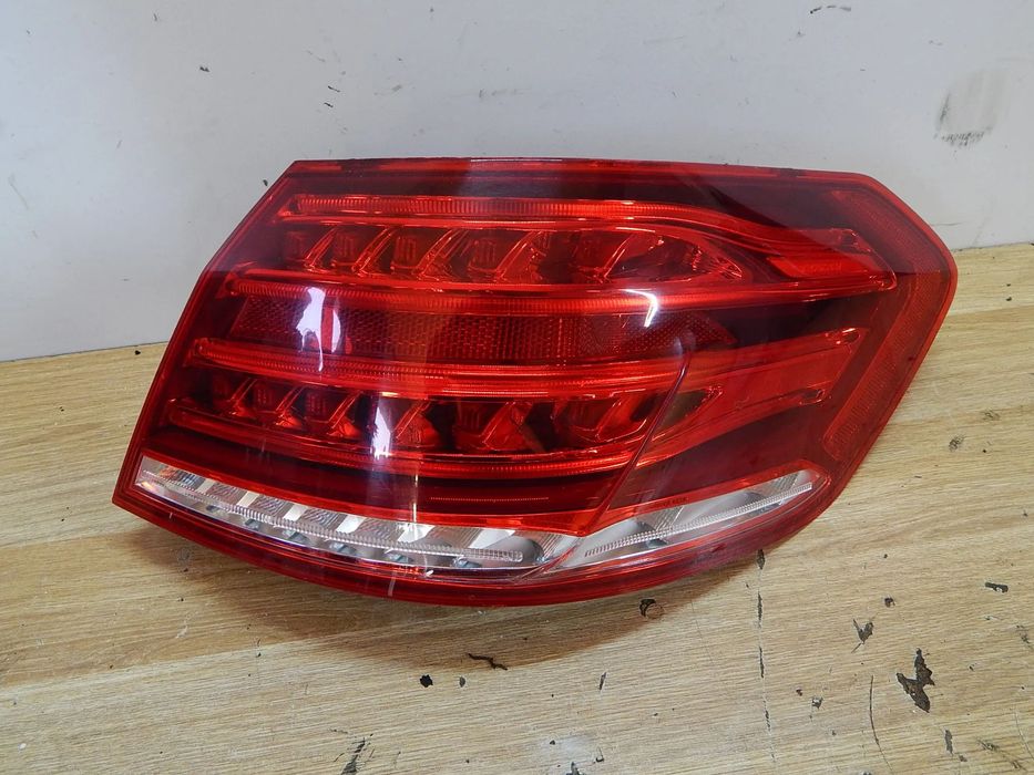 Lampa prawy tył LED Mercedes E klasa 212 W212 Lift 12-16 Sedan Łuków części