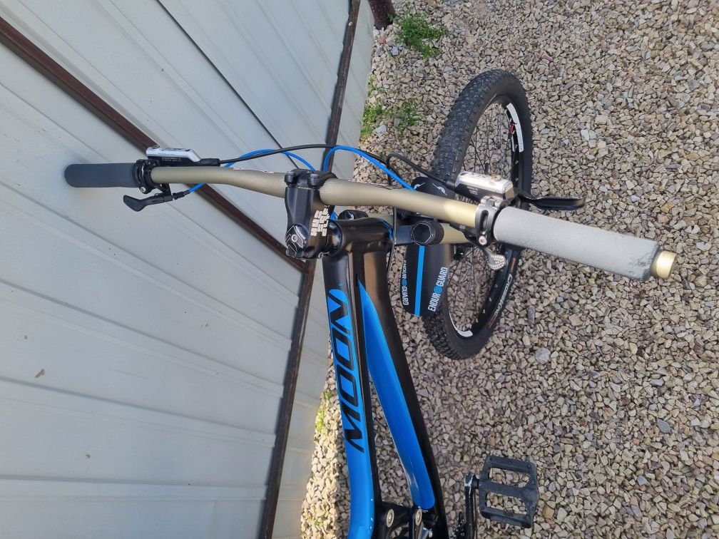 Rower Enduro Kross Moon V1 dobrze wyposażony