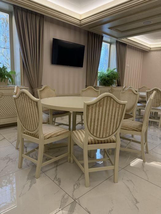 Стільці Випрбництво Італія