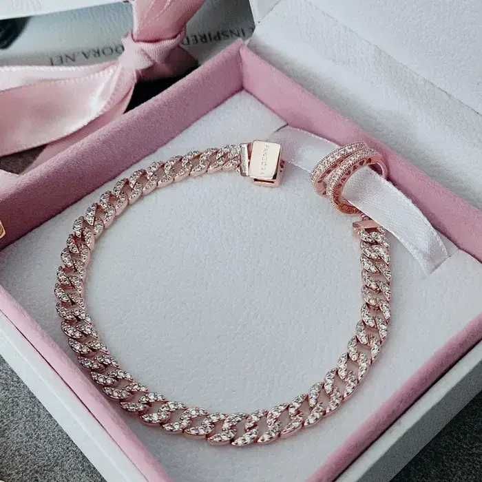 Браслет Пандора Сяюче Паве