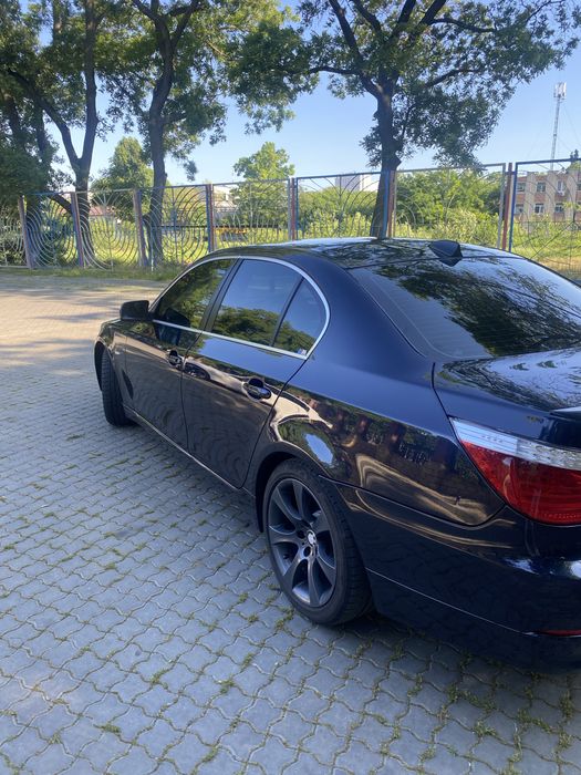 BMW e60 2.5 benz rest