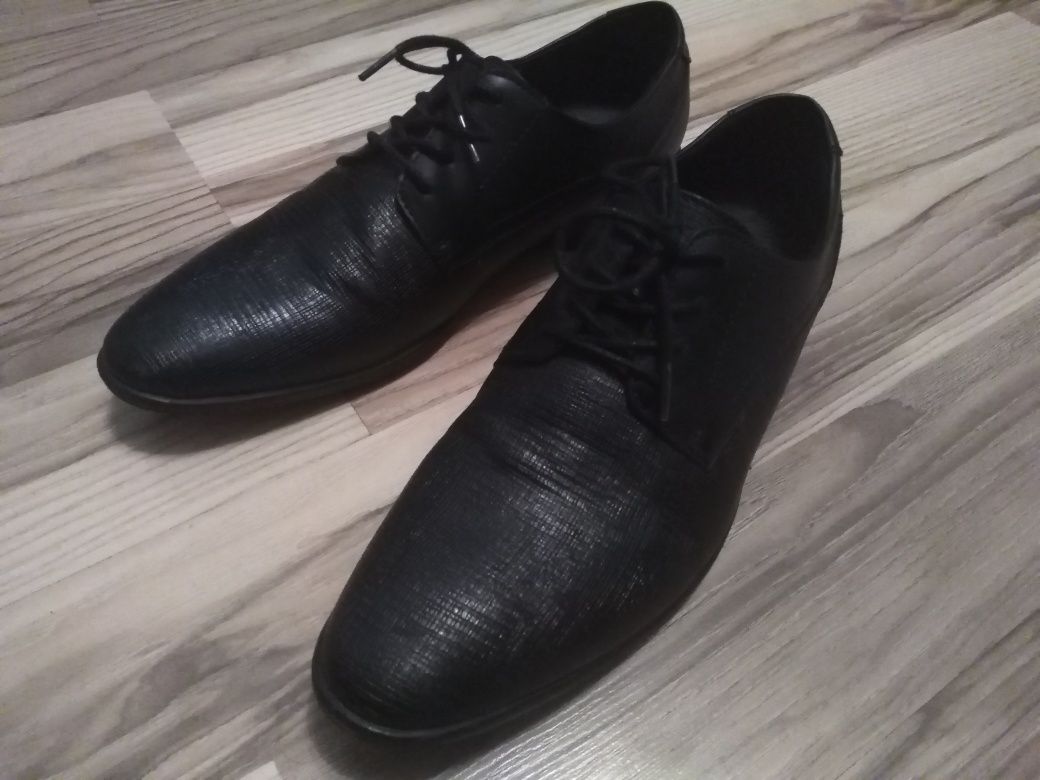 czarne eleganckie buty lakierki jak nowe 40/41 na mature