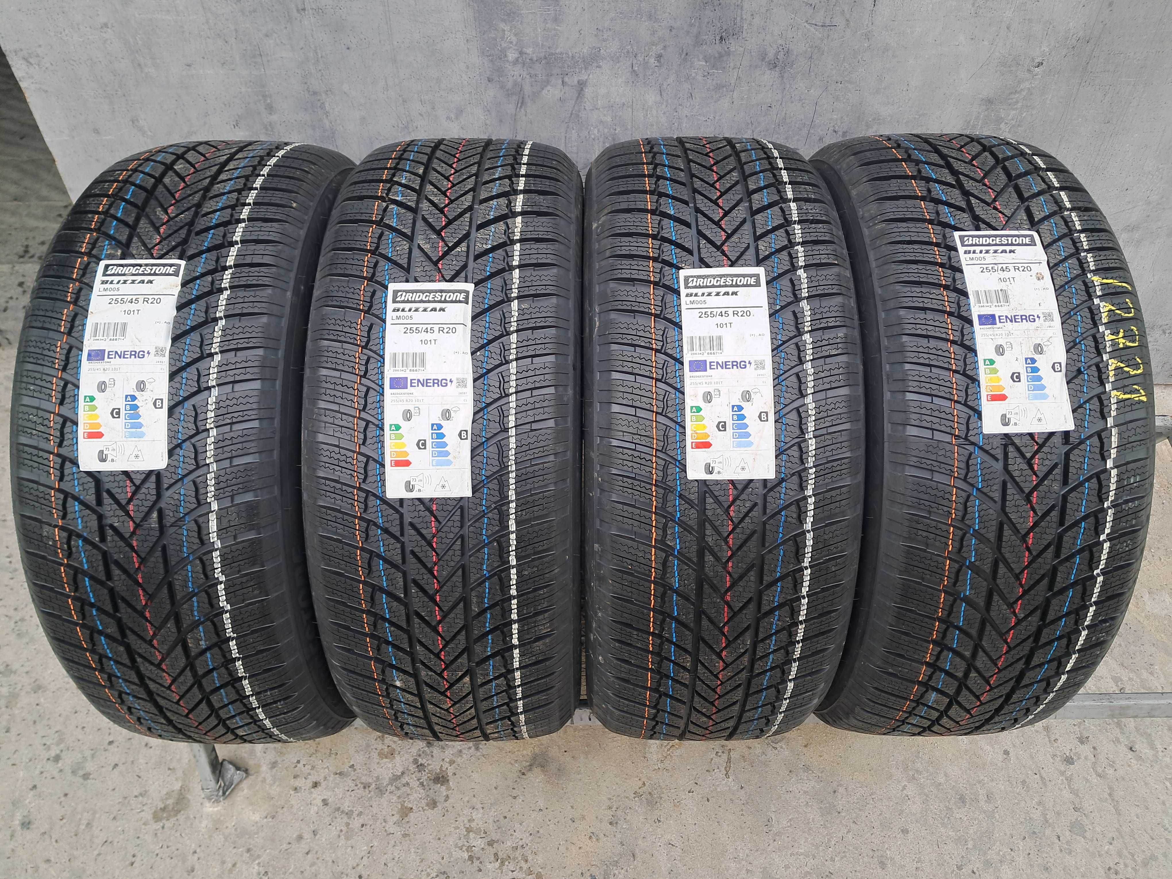 Резина зима НОВА Bridgestone 255/45 R20 Blizzak LM005 AO+