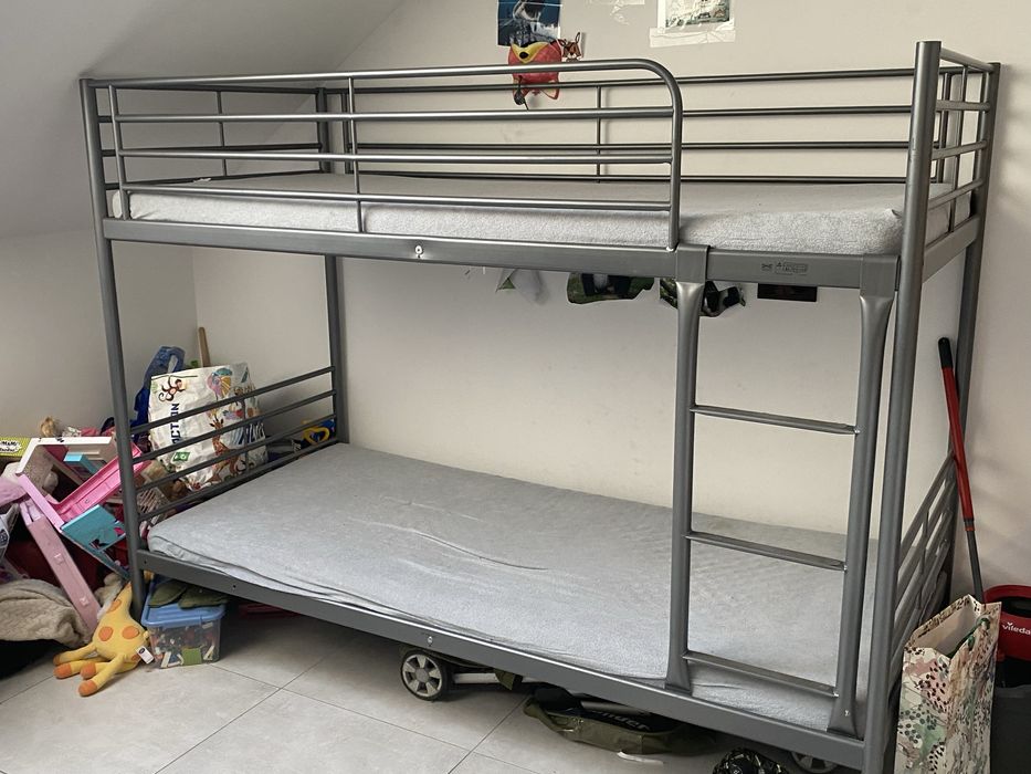 Łóżko piętrowe metalowe ikea z materacami reserwacja do 21.11