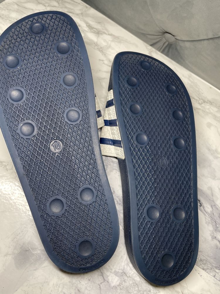 Тапки adidas  Adilette