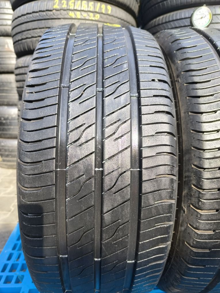 *Opony Goodyear efficient grip cargo 2 235/50/19C  para