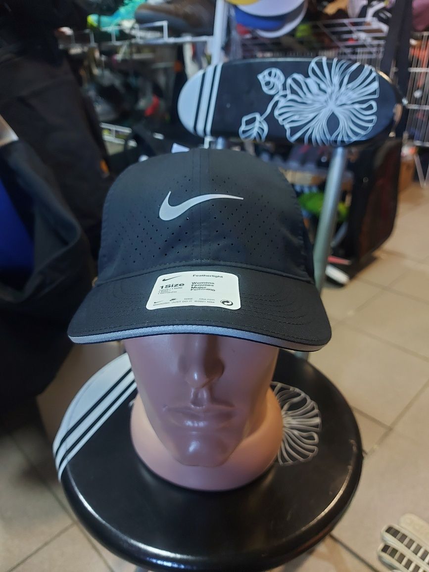 Кепка Nike AeroBill Tailwind Cap BV2204-100