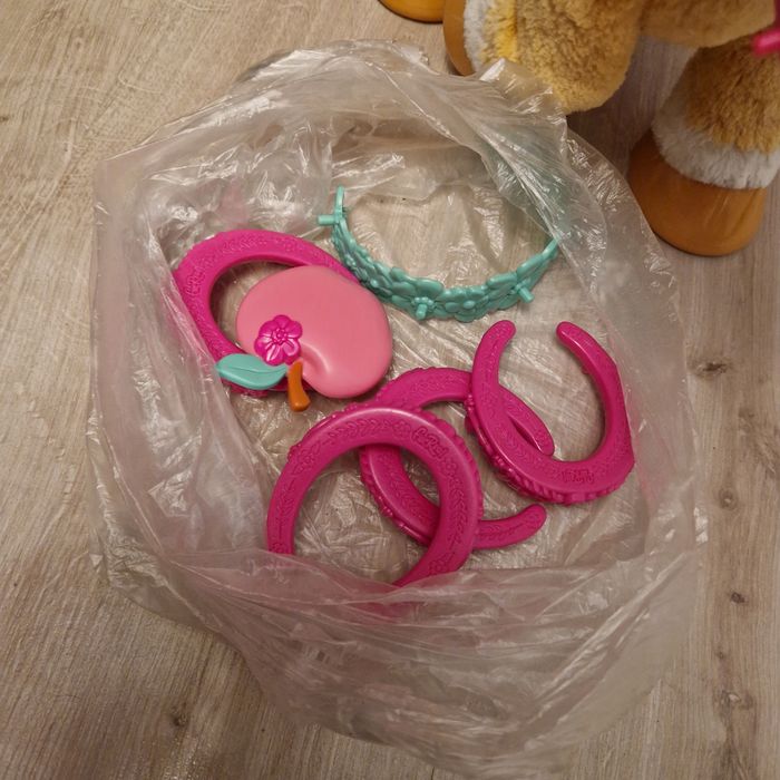 Cynamonka Interaktywny konik Hasbro dźwięk ruchy