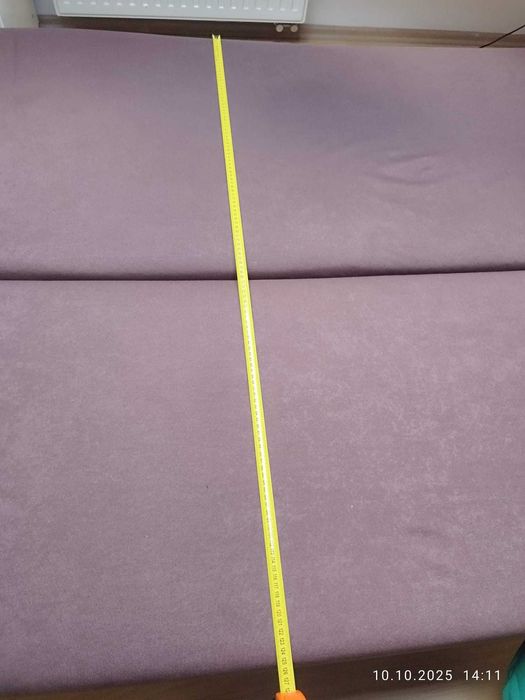 Kanapa brązowa, rozkładana.