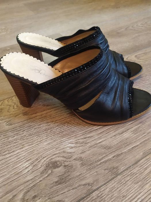 Продам кожаные шлепки