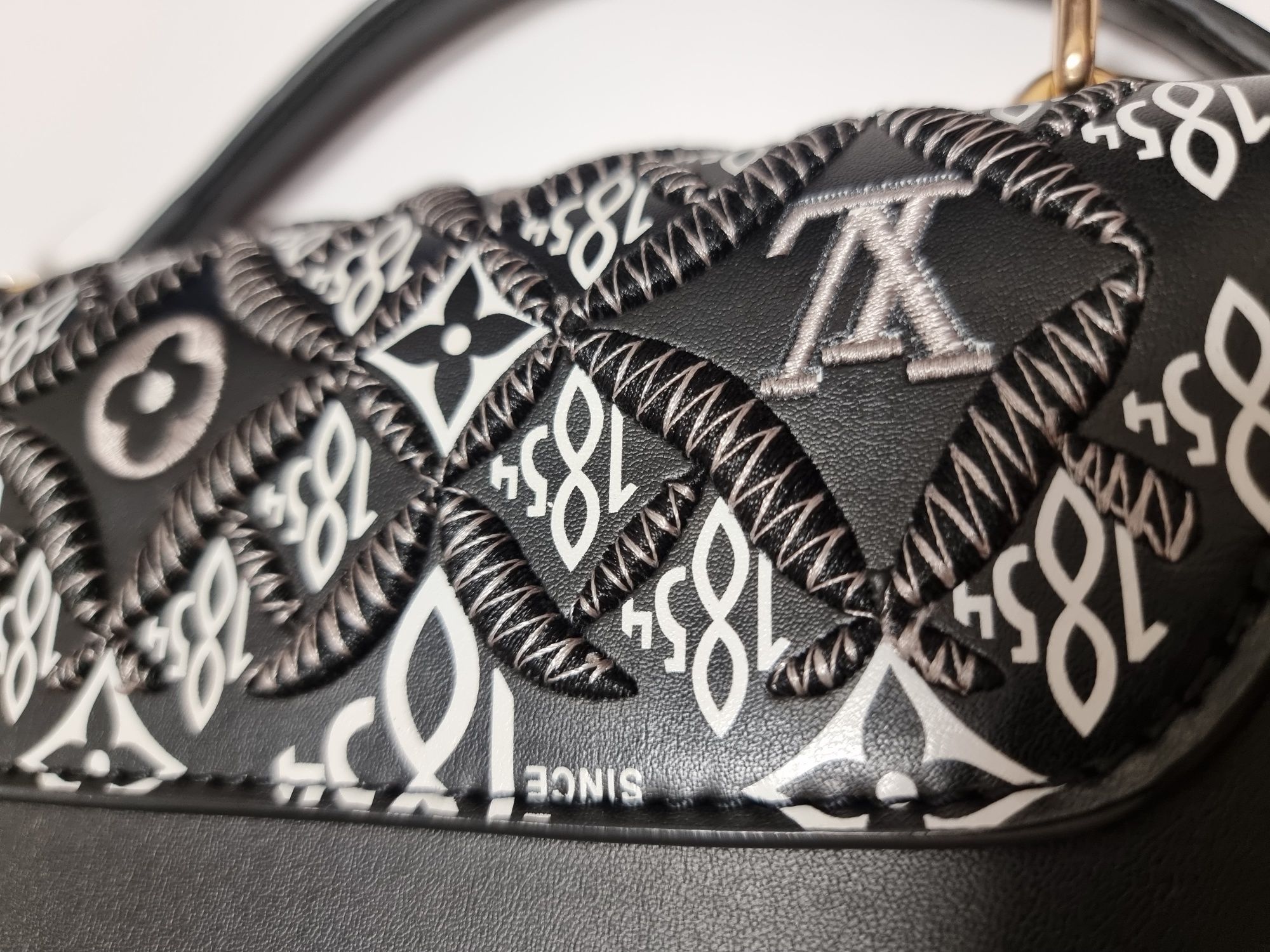 Louis Vuitton жіноча сумка шкіряна