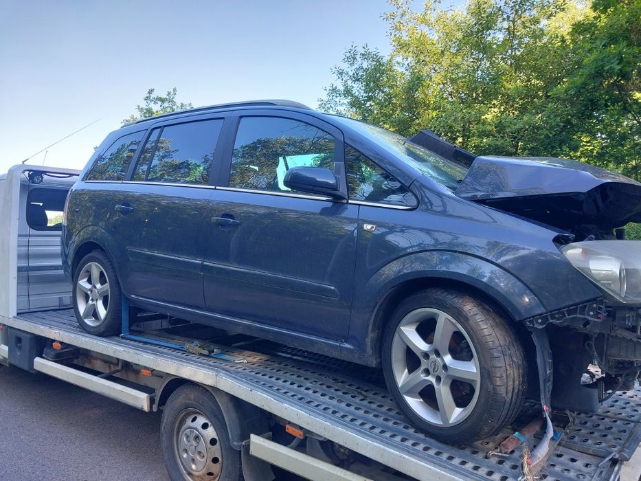 Części opel zafira b silnik 1.8 benzyna a18xer klapa drzwi klapa z168