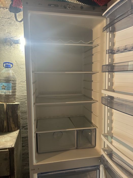 Холодильник VESTFROST