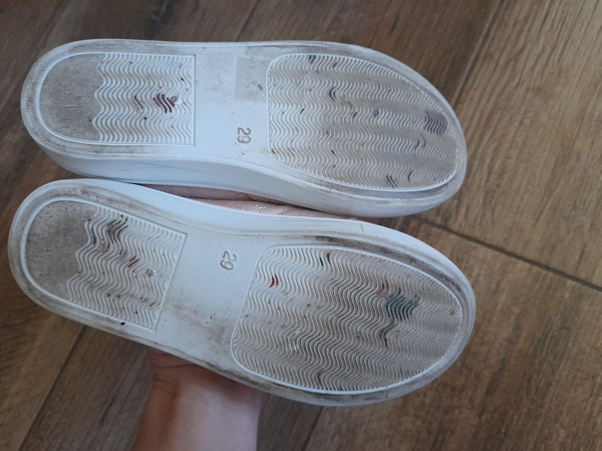 Kapcie szkolne tenisówki trampki dziewczęce buty na zmiane r. 29 rzepy