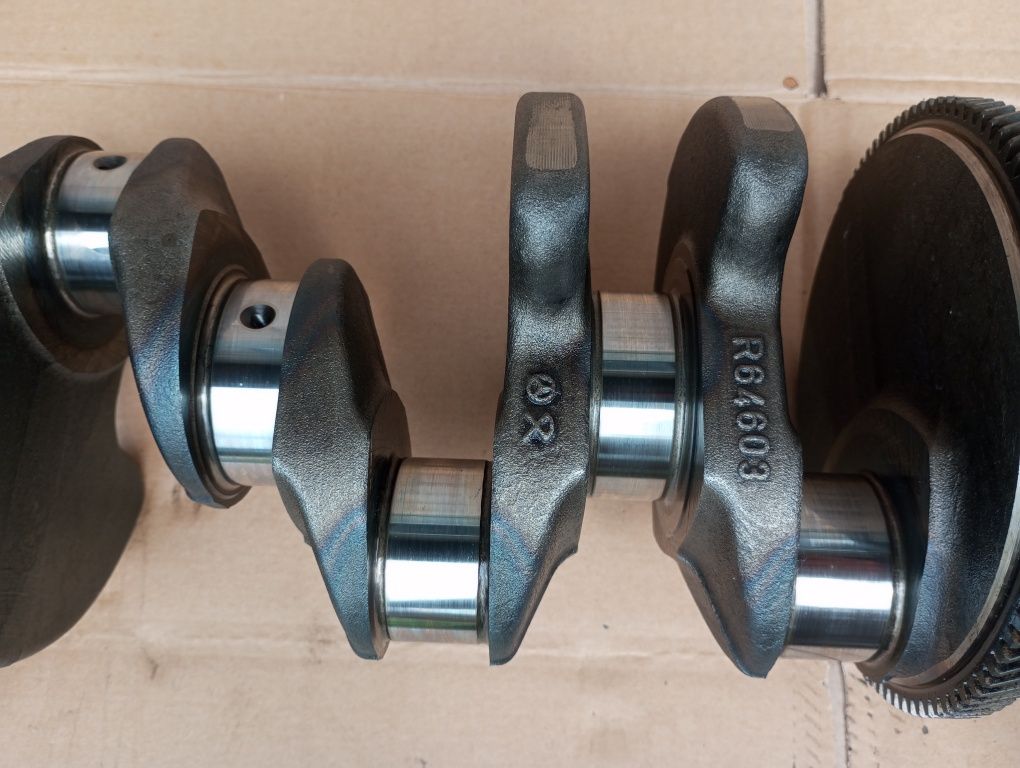 Коленвал колінвал 2.2 CDI W211 W204 CLK W209 R64603 DE22 Mercedes