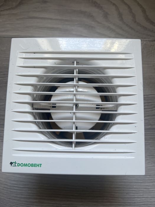 Домовент вытяжка  вентелятор 100 на 3 провода с датчиком времени