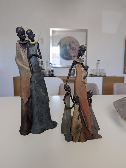 Duas estatuetas sem defeito