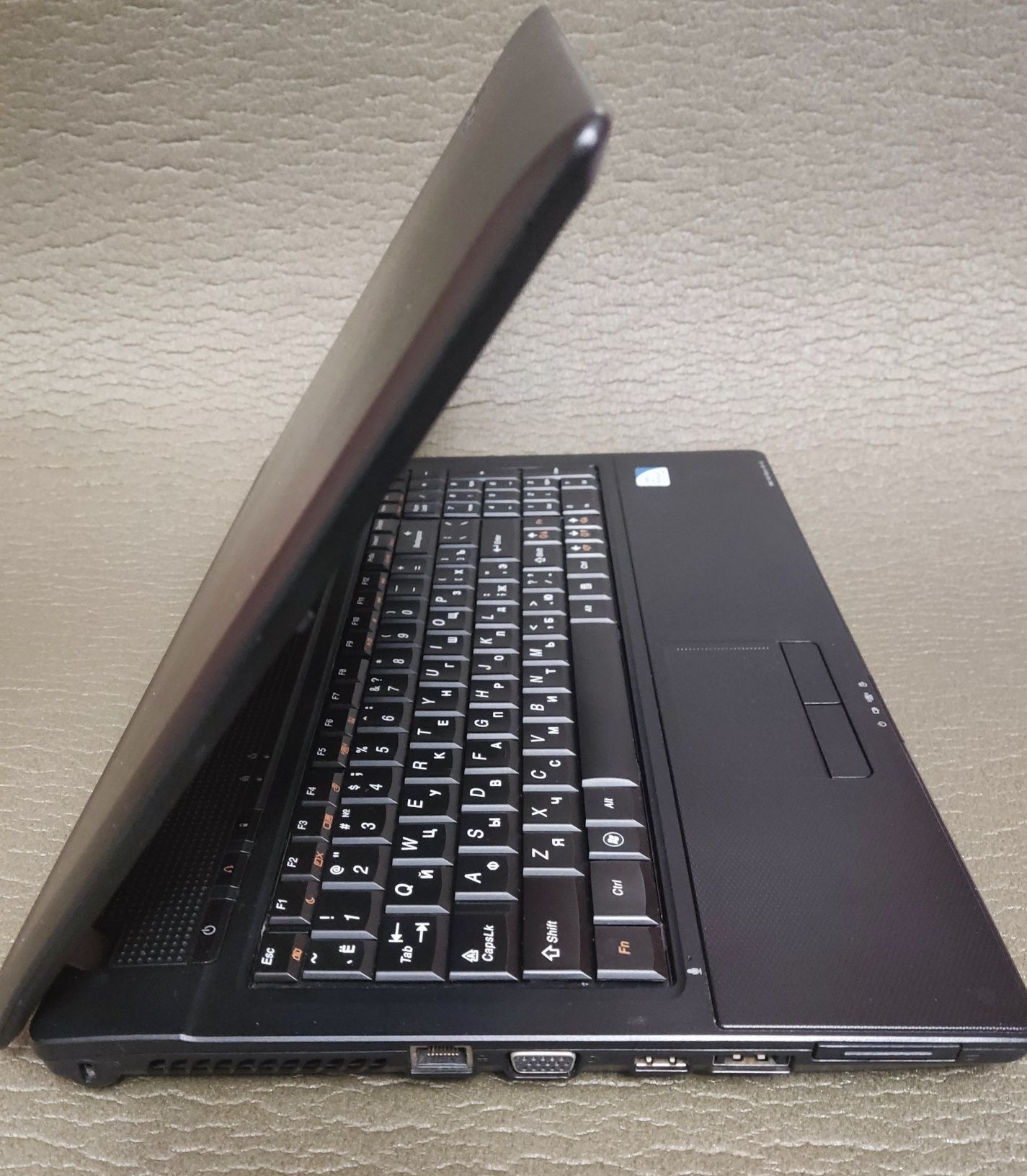 Ноутбук Lenovo Леново g560 15.6" з покращеними характеристиками сумка