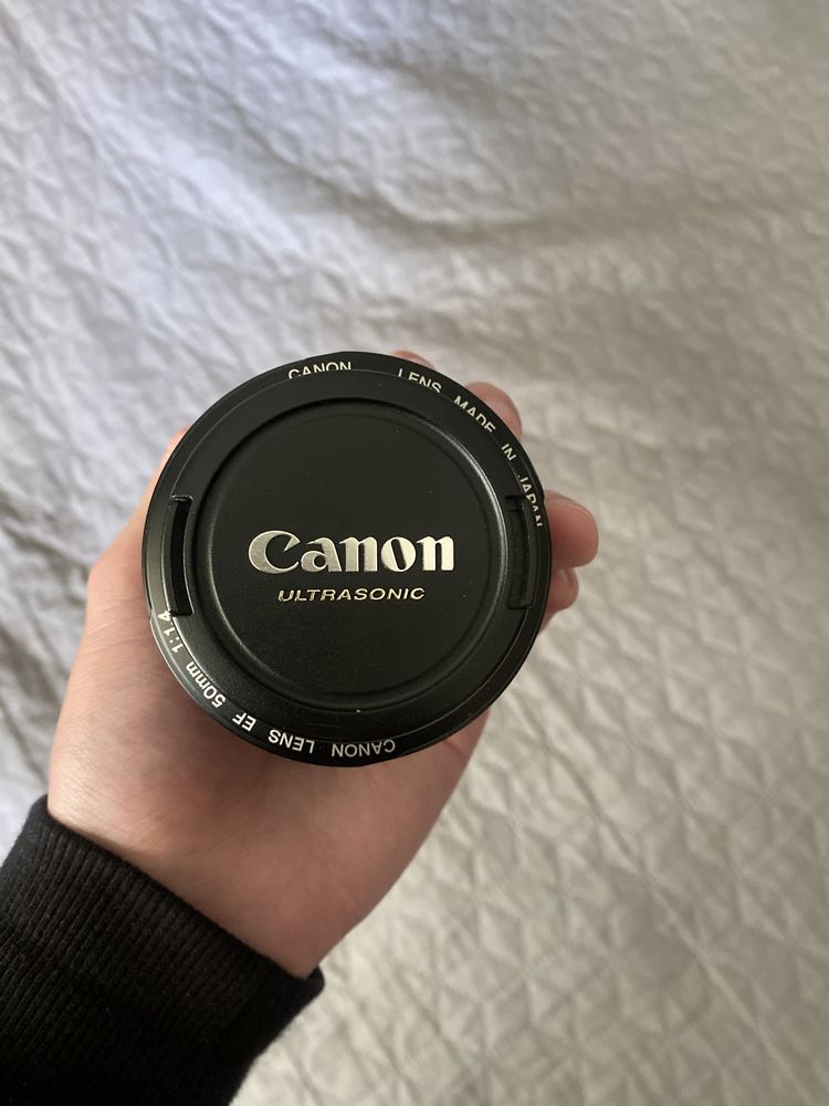 Обʼєктив Canon EF 50mm 1.4