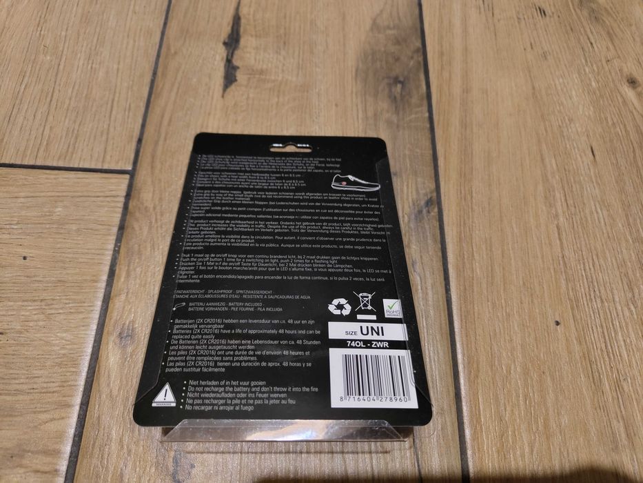 Opaska klips na buty LED firmy AVENTO kolor czerwony