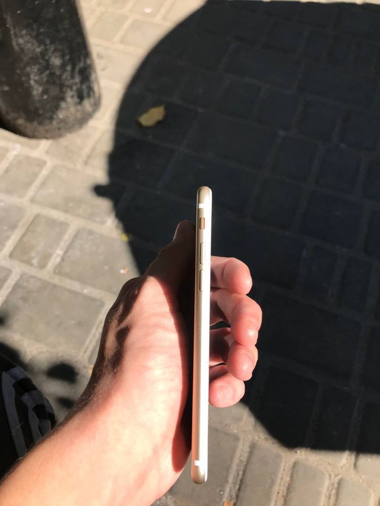 ПРОДАМ iPhone 7 (Gold)