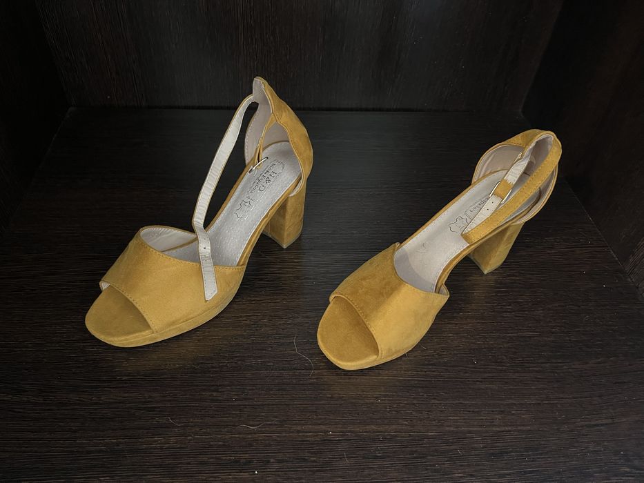 Sandália salto alto várias marcas