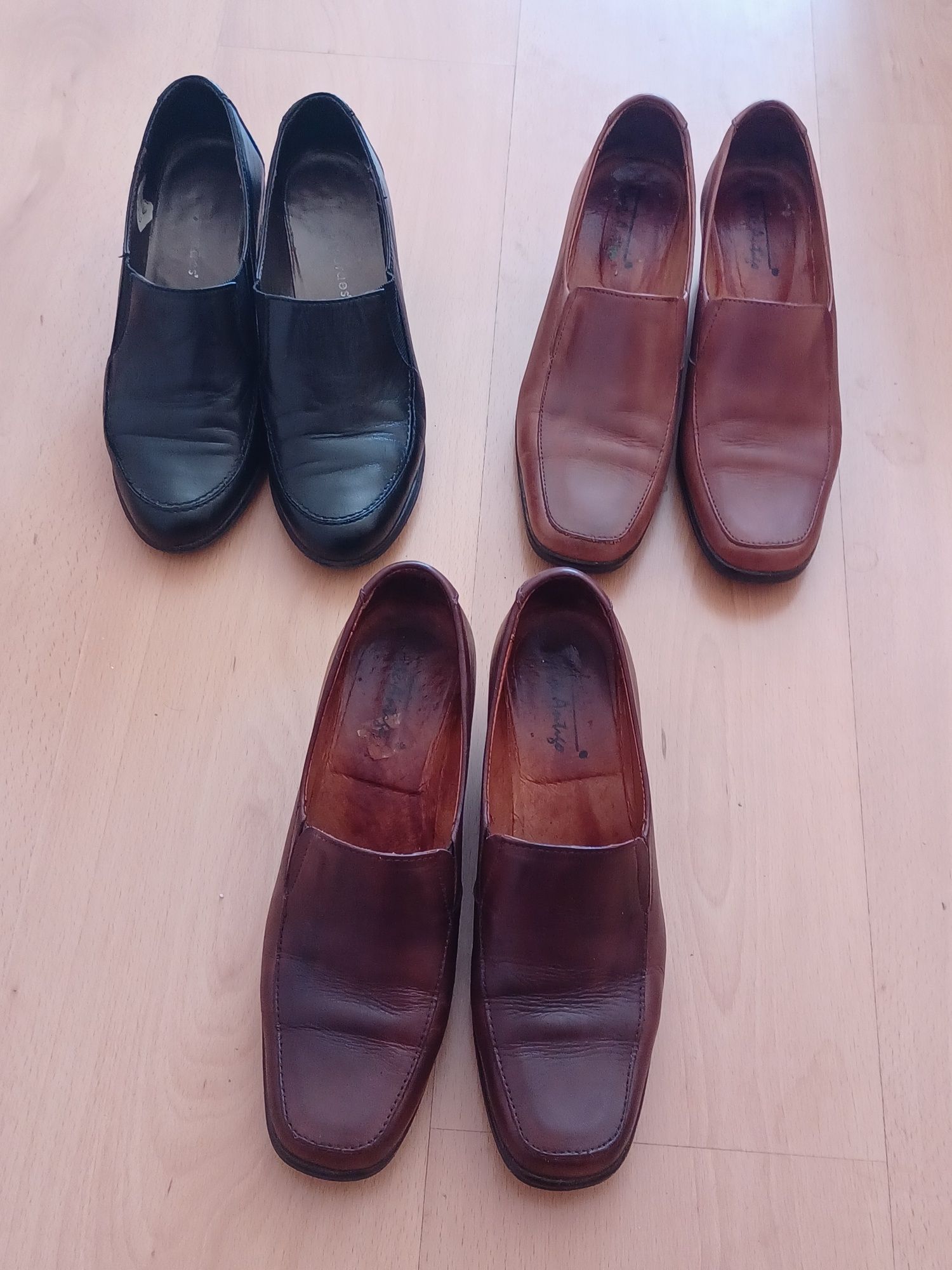 Sapatos em pele- várias cores